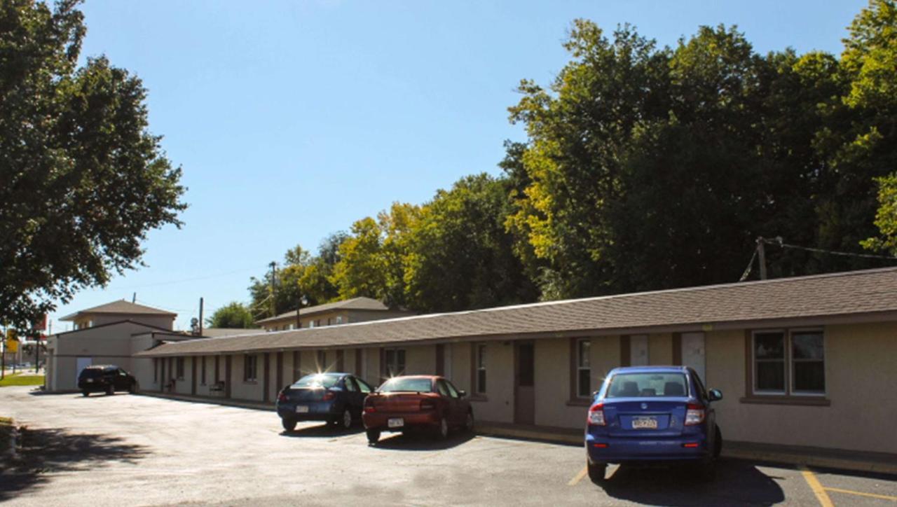 Golden Wheat Budget Host Inn Джанкшен Сити Экстерьер фото