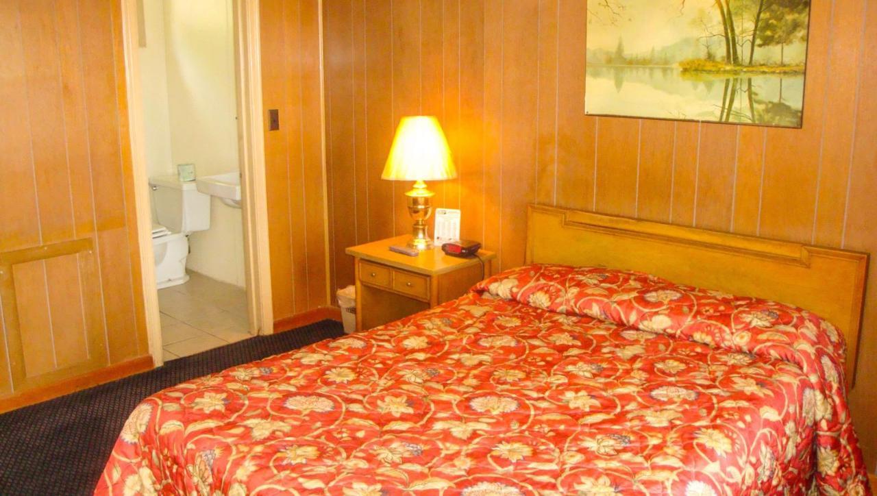 Golden Wheat Budget Host Inn Джанкшен Сити Экстерьер фото