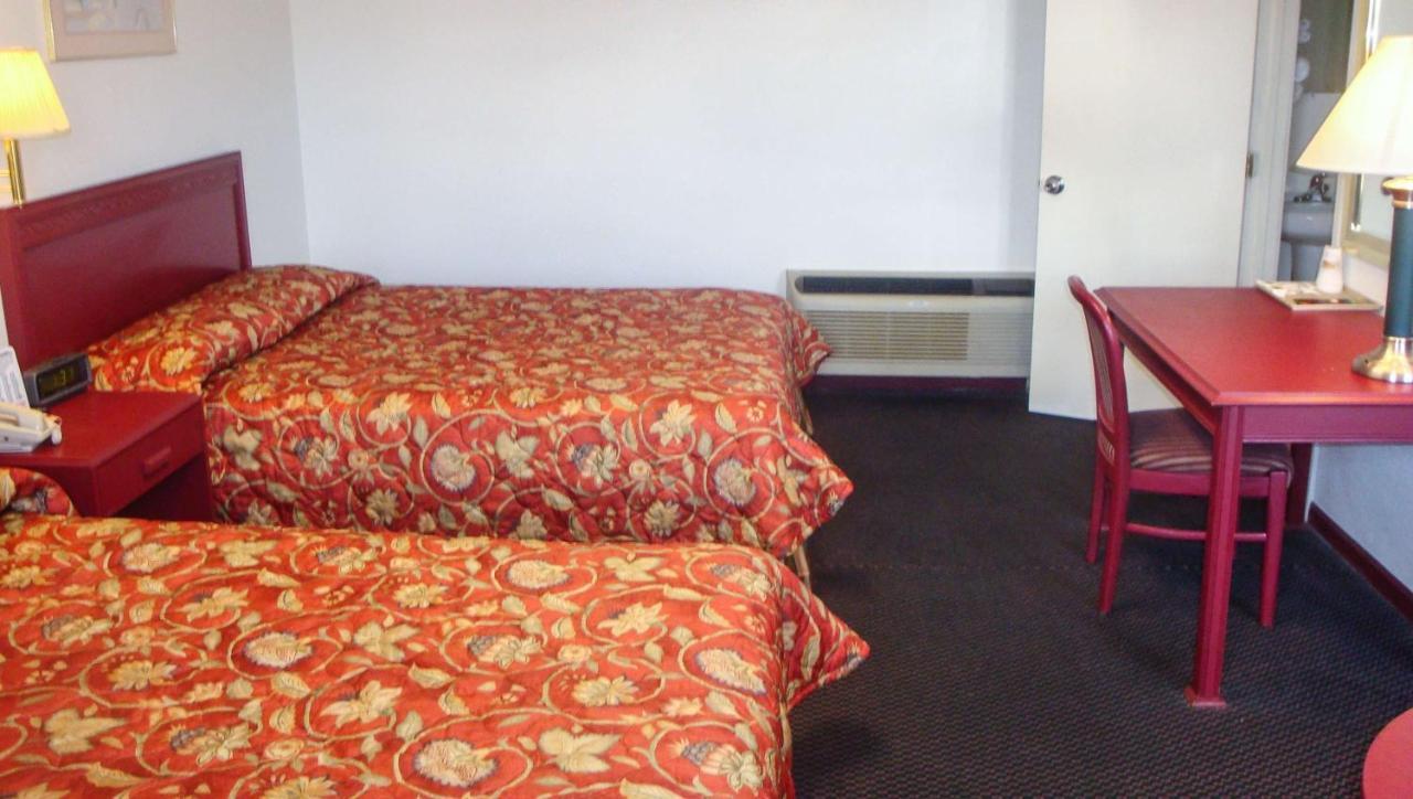 Golden Wheat Budget Host Inn Джанкшен Сити Экстерьер фото