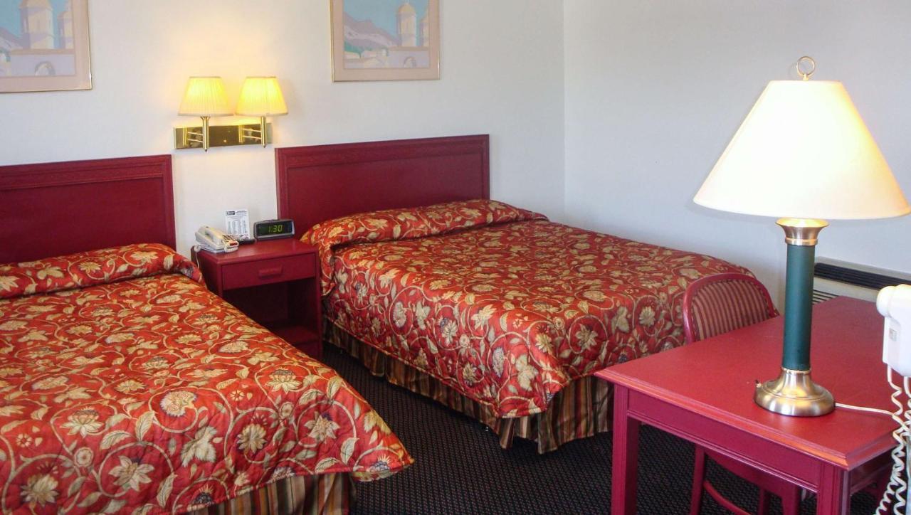 Golden Wheat Budget Host Inn Джанкшен Сити Экстерьер фото