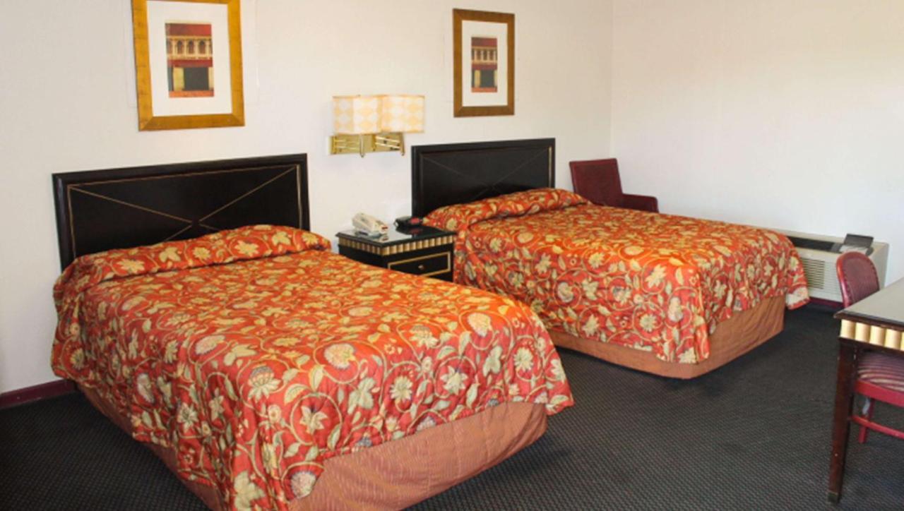Golden Wheat Budget Host Inn Джанкшен Сити Экстерьер фото